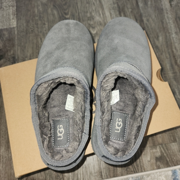 UGG Women's Gray Suede Slippers - Picture 4 of 10